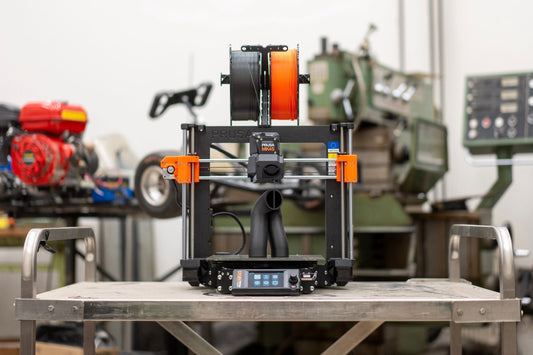 Das Original Prusa MK4S ist da! Leistungsstarke 360°-Kühlung, High-Flow-Düse, Prusa App, Hackerboard und mehr!