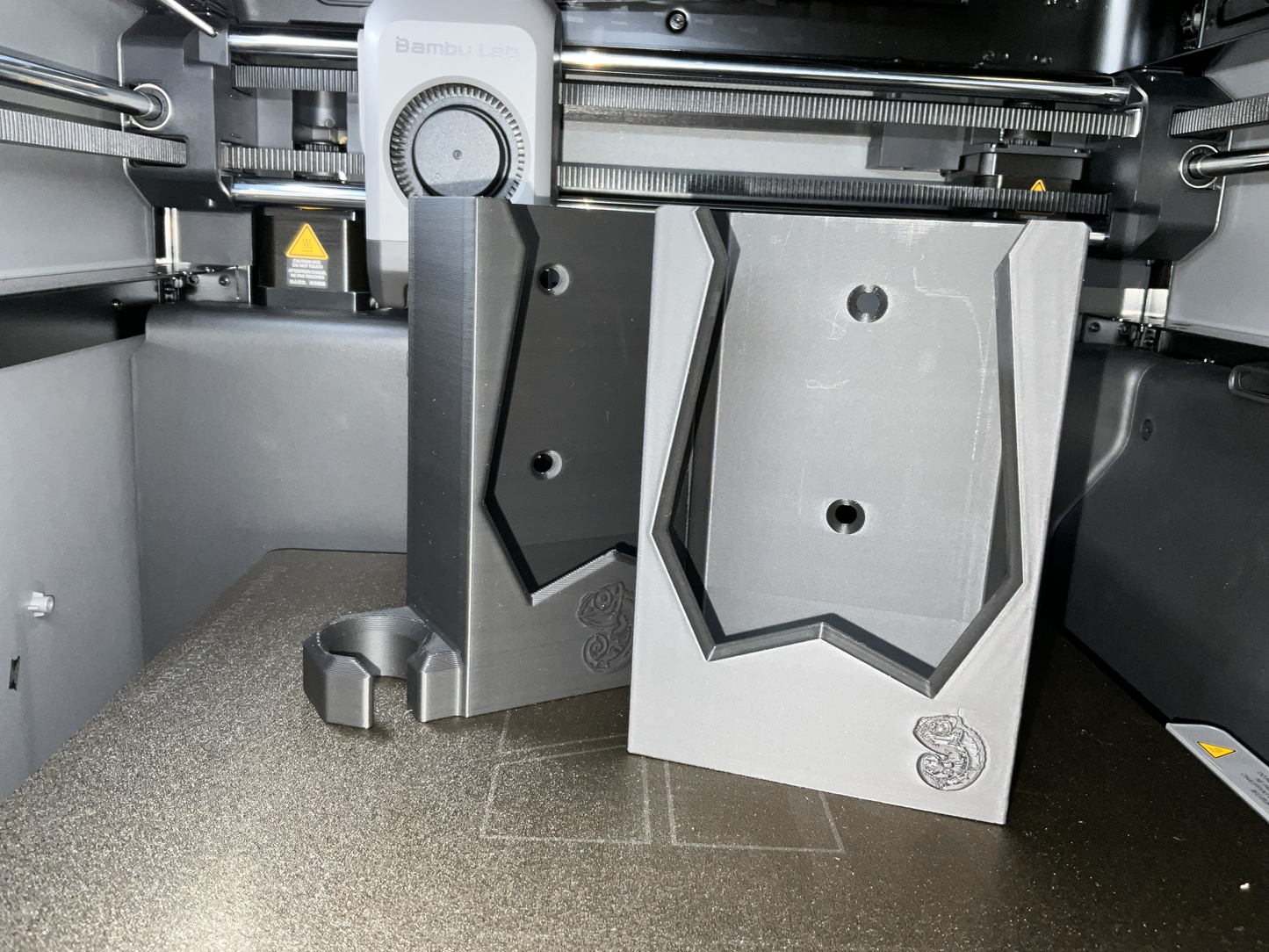 Support mural pour chargeurs de vélos électriques Avinox – fixation propre et sécurisée